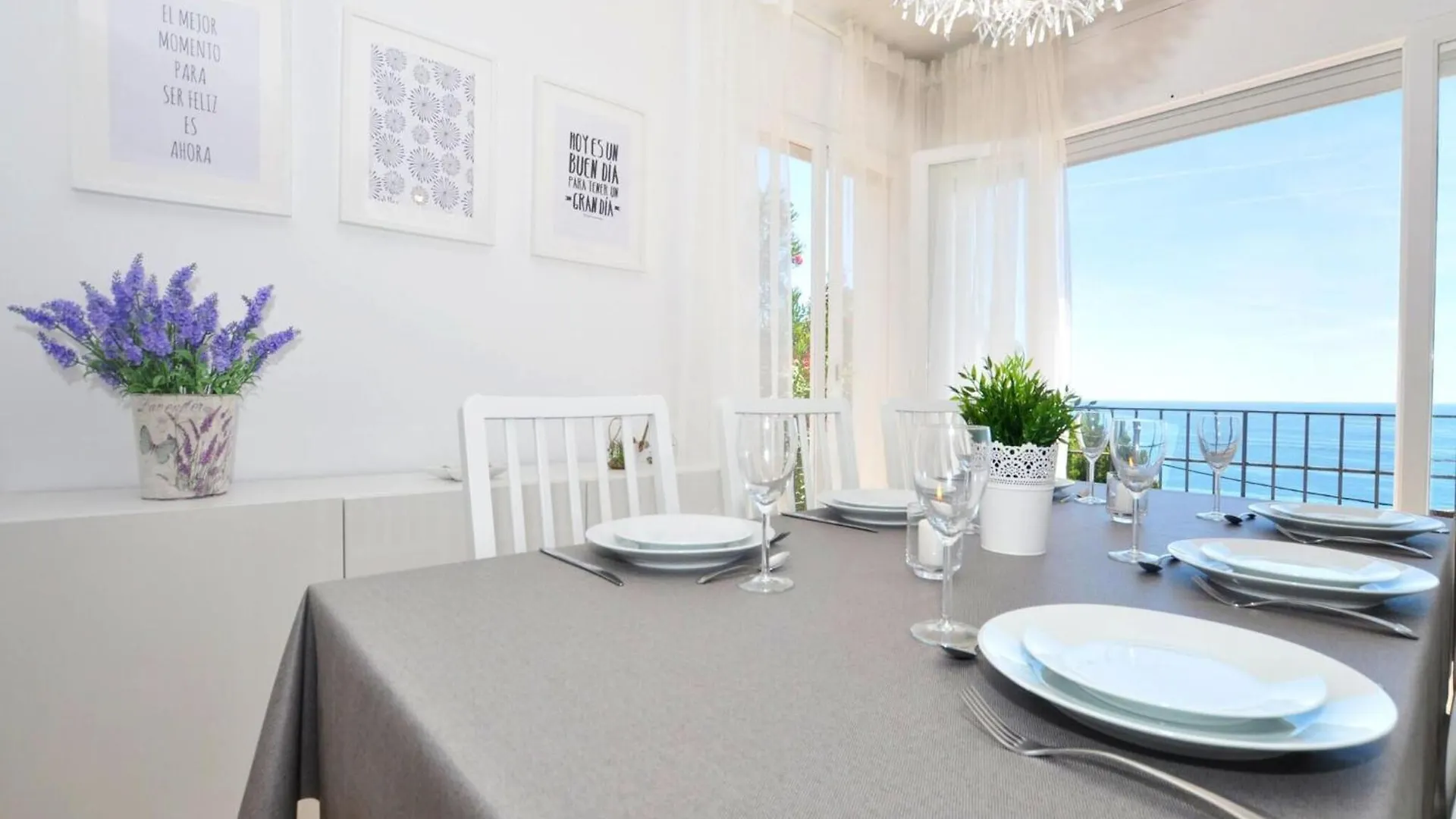 Beautiful Apartment Near Canyelles Town Roses 0*,