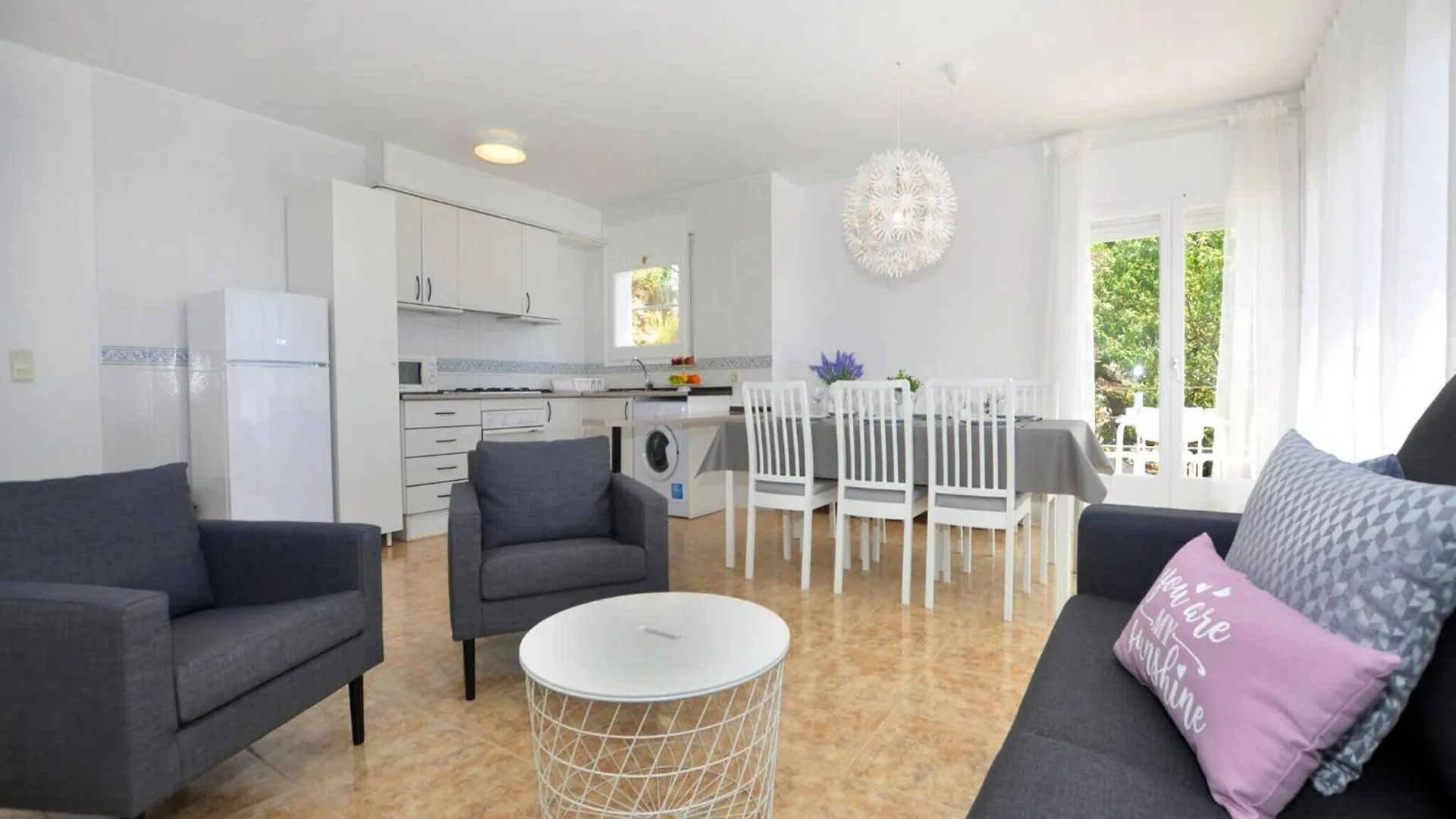 Beautiful Apartment Near Canyelles Town Roses
