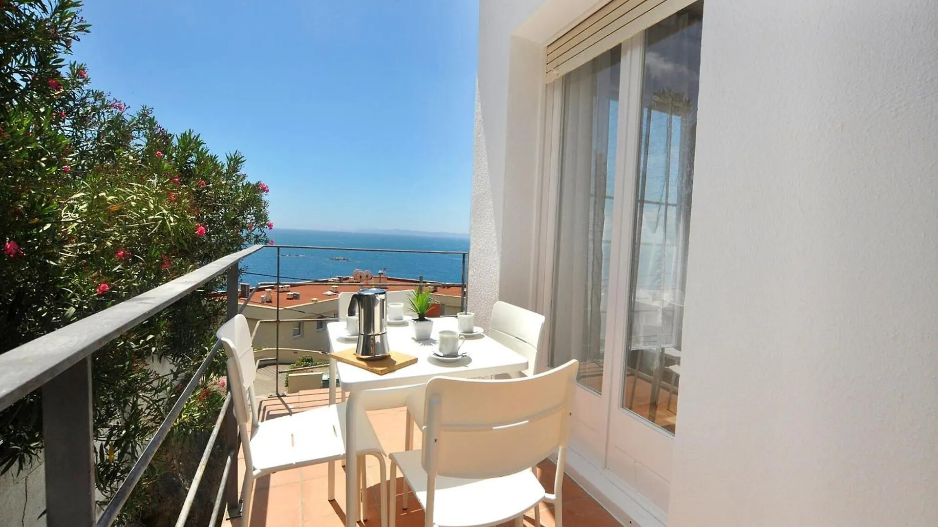 Beautiful Apartment Near Canyelles Town Roses Espagne